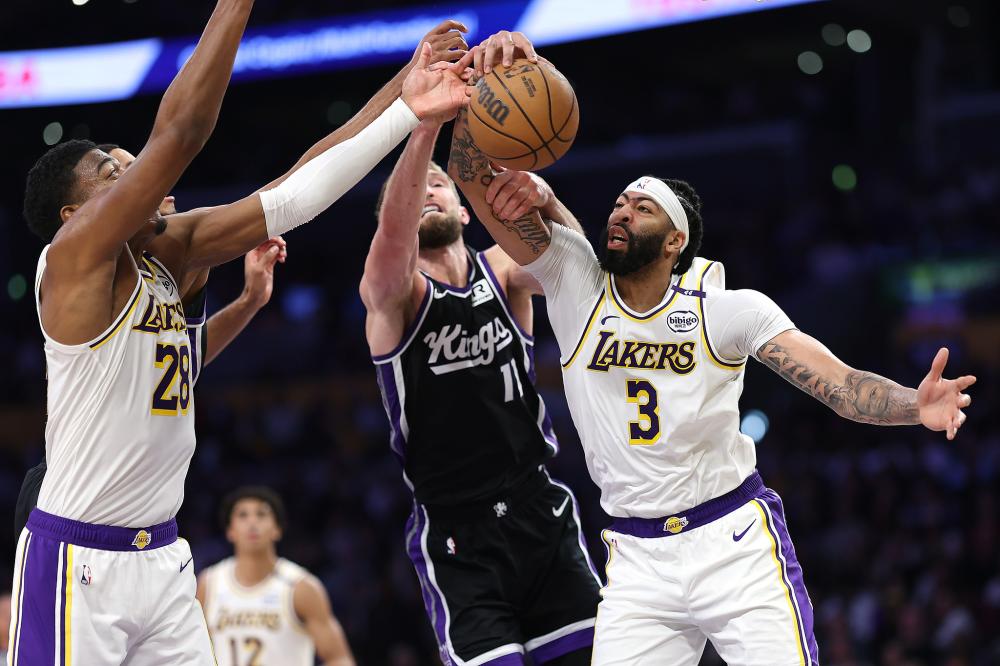 场上保持竞 场上保持竞