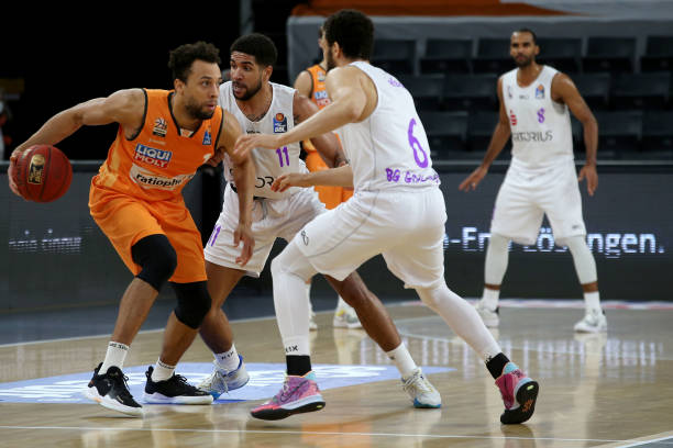 采用人盯 采用人盯